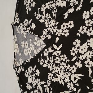 White House Black Market black-and-white floral tunic